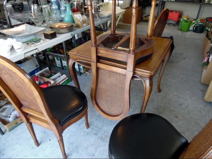 Table with 4 chairs set