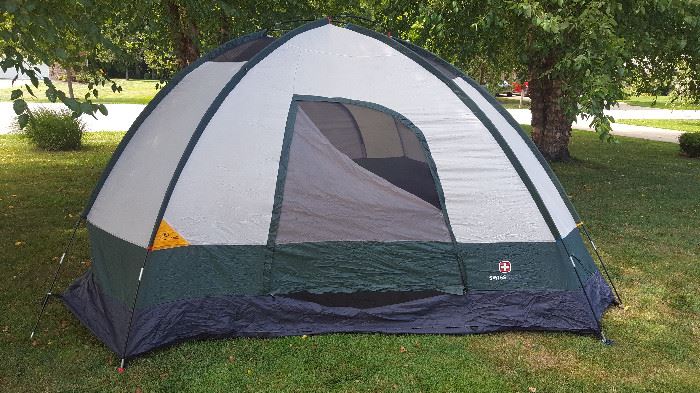 Swiss Gear Tent, 13x13, Perfect Condition