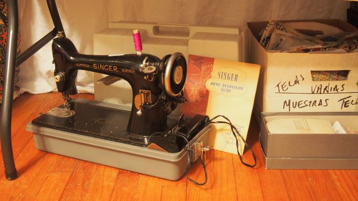 Singer Sewing Machine w/ case