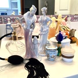 Gaylord figurines and vanity accessories