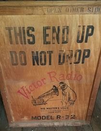 Misc. advertising. Victor Radio box