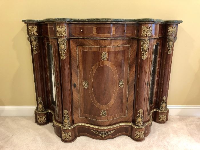 Stunning antique - with ormalu and marquetry, drawer, two side cabinets with glass doors  - 