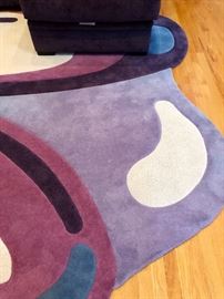 The run is fabulous - 90 degree angle on one corner, free form for the rest.