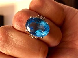 10 K Blue Topaz