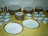 GOLD BUFFET ROYAL GALLERY GILT CHINA C1991, 64 PCS