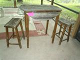 TALL ROUND PUB-STYLE TABLE WITH DROP-LEAF SIDES AND 2 STOOLS