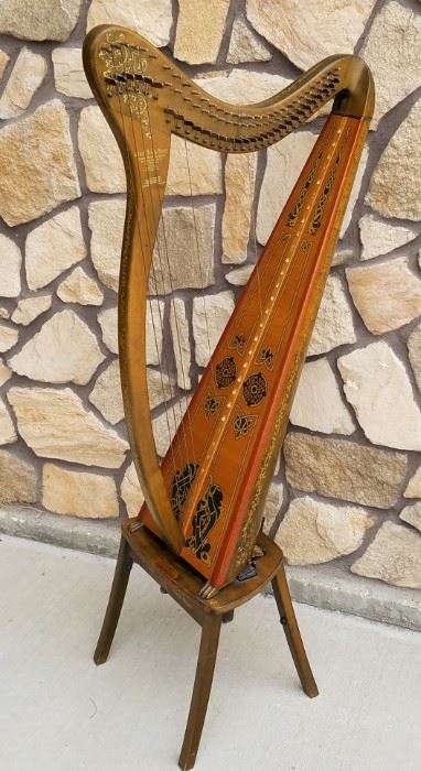Antique Clark Irish Harp Model, in very good/excellent condition except that it needs strings. Model A. Serial #1956. Patented 1915. 