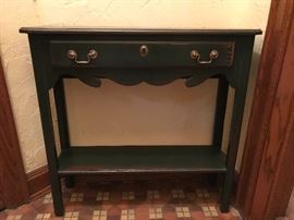 Salem Square green entry table 