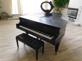 Kimball  Viennese Classic grand piano