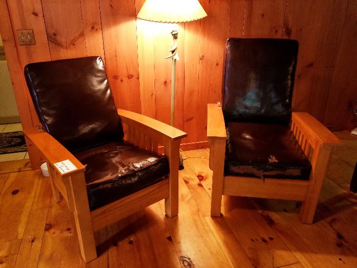 Pair of rustic chairs 