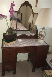 Vanity matches four post bed