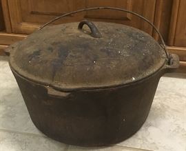 LARge cast iron dutch oven