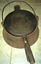 Cast iron waffle maker by Wagner ware