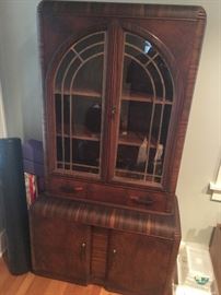 Keen Deco China cabinet 1st DAY Cash only 1/2 price deal $$210.oo