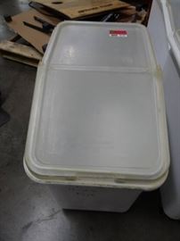 Rubbermaid White Ingredient Bin