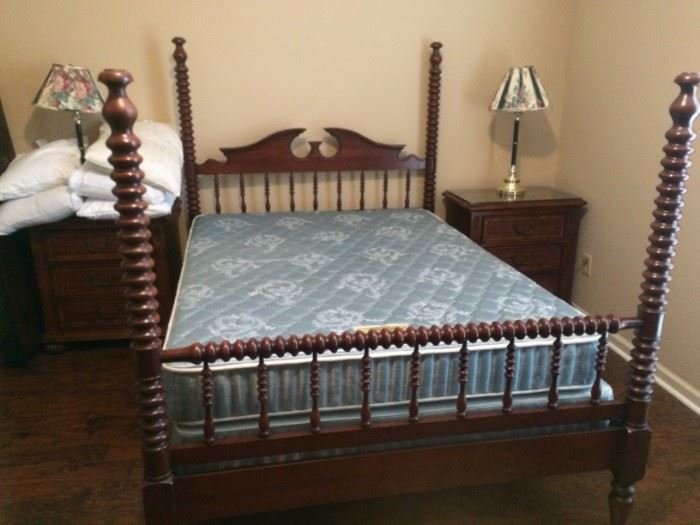 full size bed and night stands 