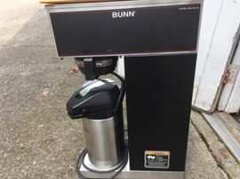 We have 2 of these Bunn Pourover 33200.0014 VPR-APS coffee brewers complete with 2.2 liter airpot to serve coffee and keep it hot. There is no plumbing required. Water is poured into the top. Just plug it in and it's ready to go. Retail for new is around $315, these are in very good condition and good working order. $175 each