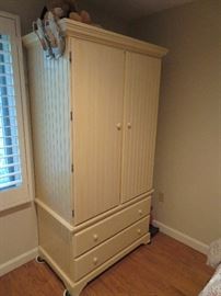 Vermont Tubbs armoire