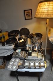 Bread pans, cake pans, muffins pans, tart pans, miniature tart molds, mixing bowl, 