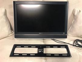 MANY MORE ITEMS. TO SEE ALL IMAGES & CURRENT BIDS GO TO https://www.gleatons.com/auction/224
