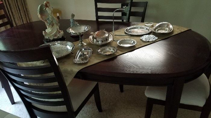 Dining Set w/4 Chairs