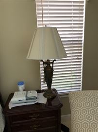 NIGHTSTAND LAMPS 