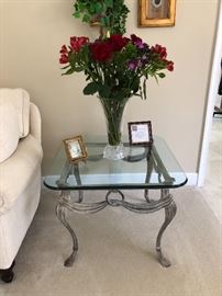 METAL SWAG SIDE TABLE WITH FRAMES 