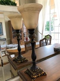 PAIR OF MATCHING SERVER TOP LAMPS WITH GLASS SHADES 