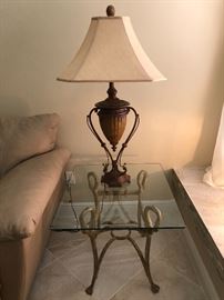 FAMILY ROOM SUSPENDED URN TABLE LAMP 