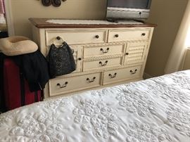 COORDINATING DRESSER