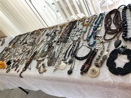 FANTASTIC JEWELRY COLLECTION
MORE PICTURES BELOW 