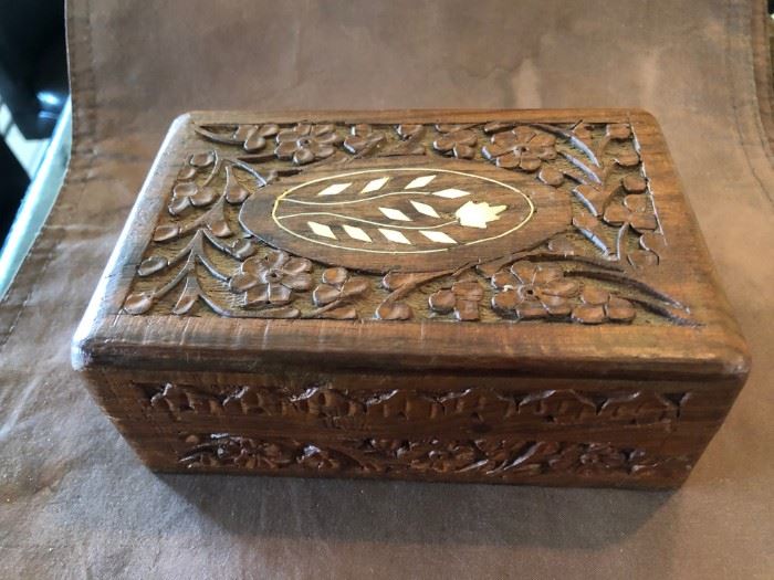 WOODEN CARVED BOX