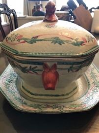 VERY COOL ITALIAN HAND MADE PIG HANDLED COVERED CASSEROLE DISH ON PLATTER 