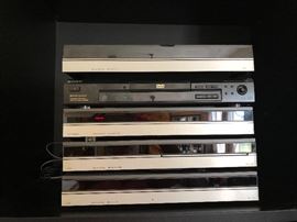 HIFH END BANG & OLUFSEN SOUND AND SPEAKER EQUIPMENT INCLUDING
CONTROL PANEL REMOTE TALK SPEAKER TOWERS SHORT FLAT SPEAKERS PHONOGRAPH, DVD PLAYER ETC