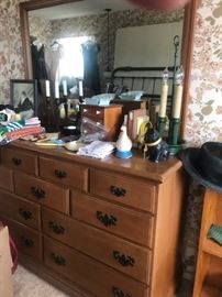VINTAGE DRESSER AND MIRROR, ASSESSORIES, CANDLE LAMPS