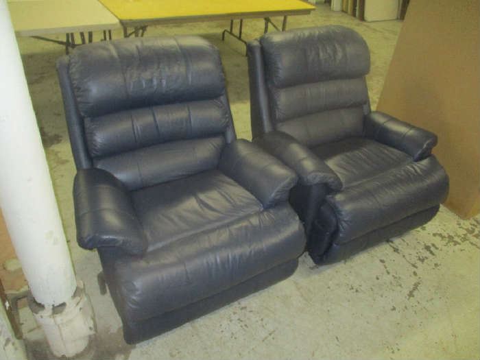 Pair of matching blue recliners