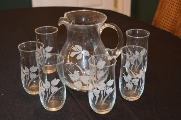 Clear Glass Pitcher with 6 Glasses Etched Floral Glass
