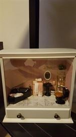 Sold as a full diorama, Bathroom