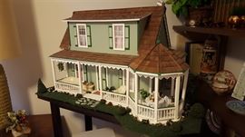 Sold as a full diorama, Green Cottage