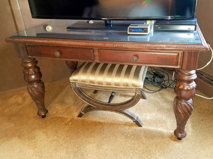 Wood credenza with gorgeous turned legs! 52" x 30" x 29"H - $225.