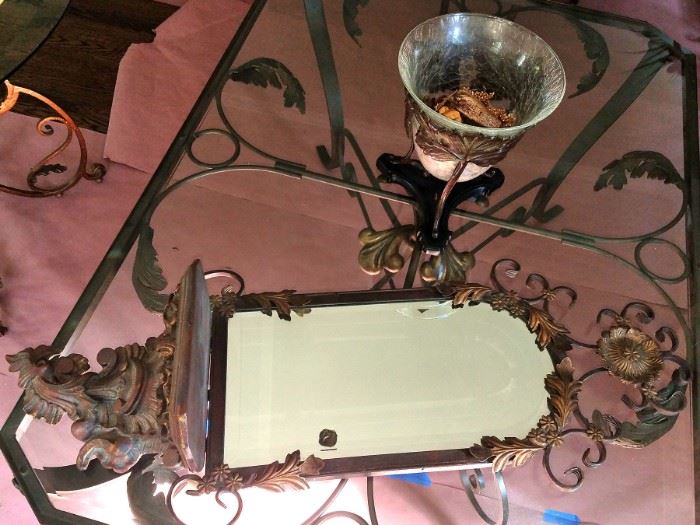 Wall mirror
