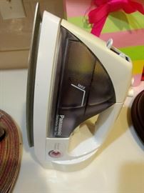 $10.00 Panasonic Iron with detachable water tank and retractable cord