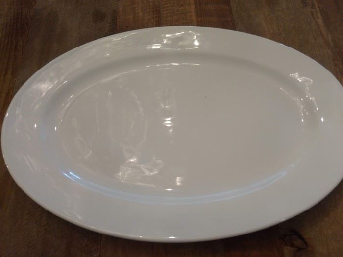$15.00 Large White serving plate Pier 1 imports