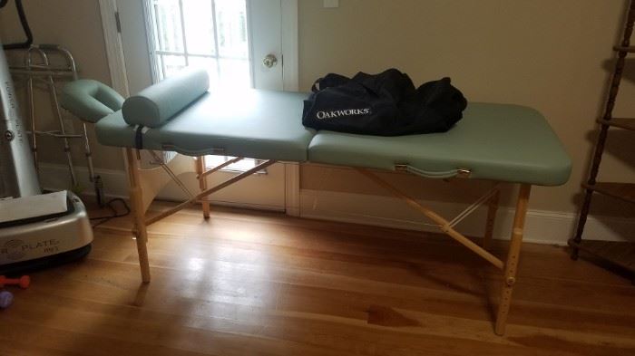 Like new Massage table and carrying case
