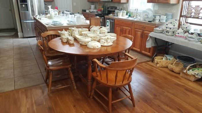 Maple Drop Leaf Table and Chairs with 2 leaves