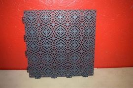 13 Outdoor PVC Interlocking Floor Tiles