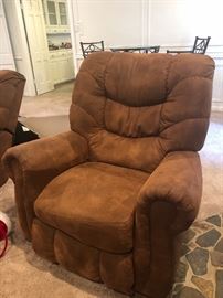 2 matching recliners 