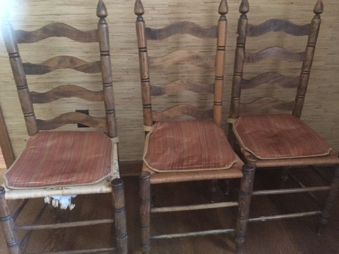 Set of 6 ladder back chairs - 2 arm chairs 