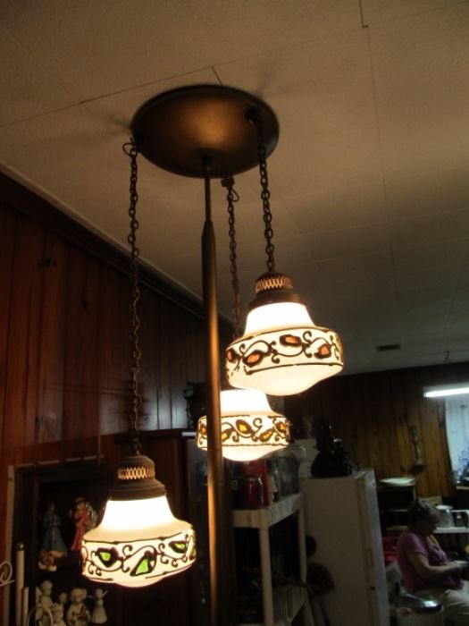 Vintage Floor-to-ceiling pole lamp, three globes