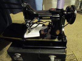 Singer featherweight and case